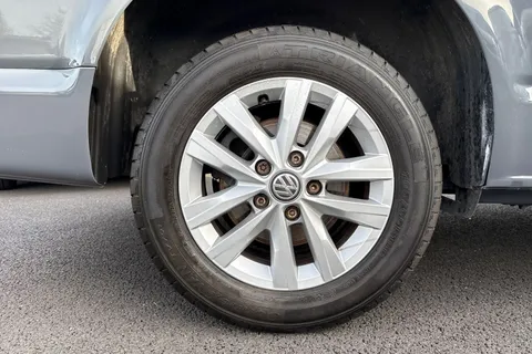 DE74WMK Volkswagen Transporter 2.0 TDI 110 Highline Van Thumbnail #11