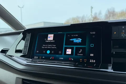 DH75EVG Volkswagen California Coast T7 SWB 150 PS DSG - Parking Heater / Delivery Mileage Thumbnail #17