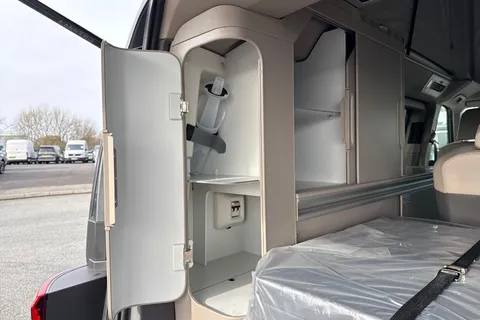 DH75EVG Volkswagen California Coast T7 SWB 150 PS DSG - Parking Heater / Delivery Mileage Thumbnail #36