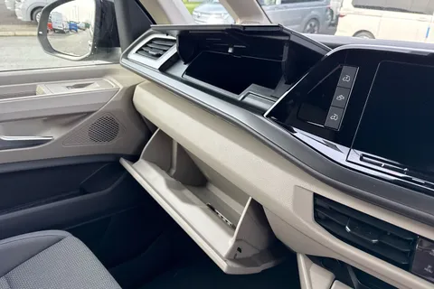 DH75EVG Volkswagen California Coast T7 SWB 150 PS DSG - Parking Heater / Delivery Mileage Thumbnail #44