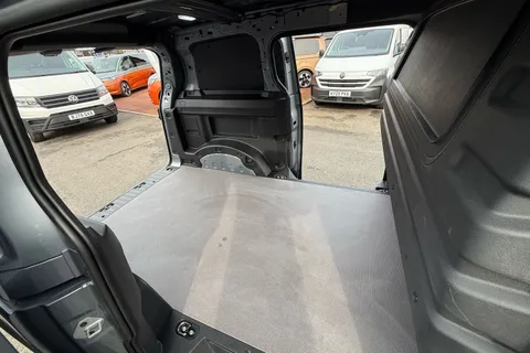 KY74RFK Volkswagen Id. Buzz Cargo 210kW Commerce 79kWh Auto Thumbnail #47