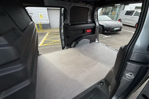 KY74RFK Volkswagen Id. Buzz Cargo 210kW Commerce 79kWh Auto Thumbnail #48