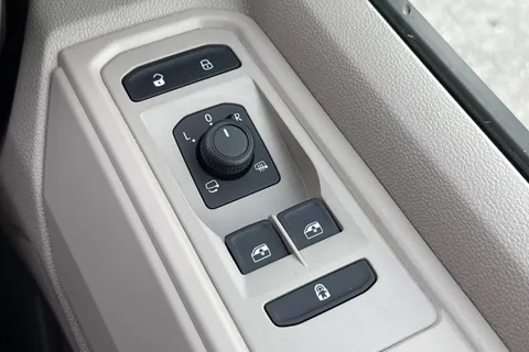 DH75EVG Volkswagen California Coast T7 SWB 150 PS DSG - Parking Heater / Delivery Mileage Thumbnail #50