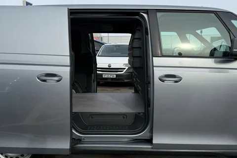 KY74RFK Volkswagen Id. Buzz Cargo 210kW Commerce 79kWh Auto Thumbnail #52