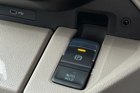 DH75EVG Volkswagen California Coast T7 SWB 150 PS DSG - Parking Heater / Delivery Mileage Thumbnail #53