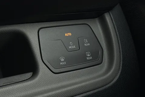 KY74RFK Volkswagen Id. Buzz Cargo 210kW Commerce 79kWh Auto Thumbnail #59