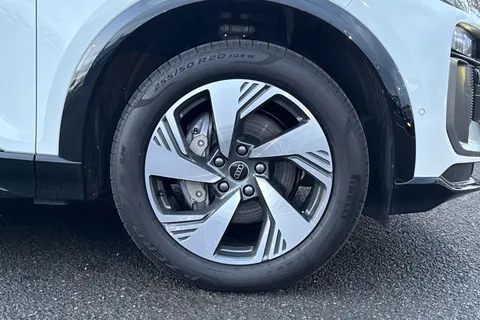 PX75YWB Audi Q6 E-Tron Q6 SUV S line e-tron performance  225,00 kW Thumbnail #12