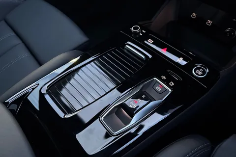 PX75YWB Audi Q6 E-Tron Q6 SUV S line e-tron performance  225,00 kW Thumbnail #24