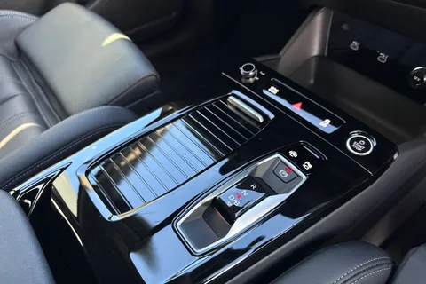 RE74SNX Audi Q6 E-Tron Q6 SUV Sport e-tron performance  225,00 kW Thumbnail #24