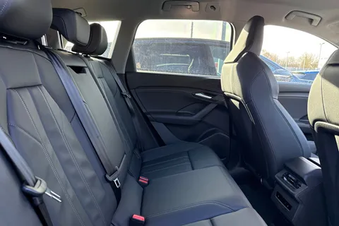 RE74SNX Audi Q6 E-Tron Q6 SUV Sport e-tron performance  225,00 kW Thumbnail #39