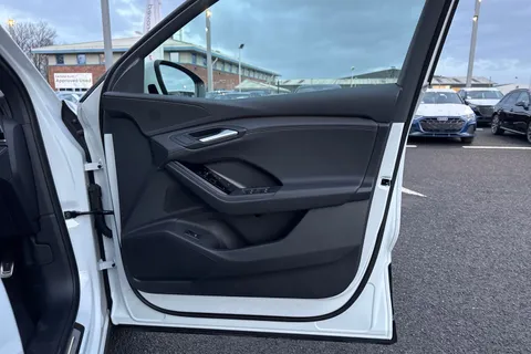 PX75YWB Audi Q6 E-Tron Q6 SUV S line e-tron performance  225,00 kW Thumbnail #47