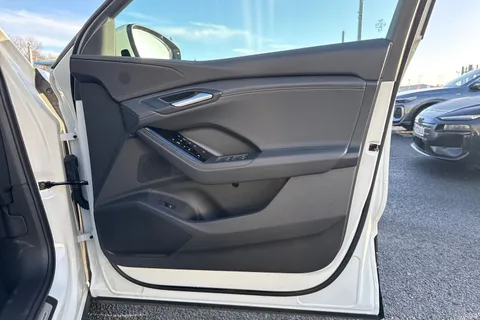 RE74SNX Audi Q6 E-Tron Q6 SUV Sport e-tron performance  225,00 kW Thumbnail #47