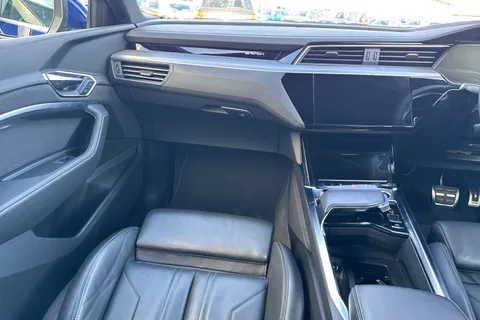 NA73MSU Audi Q8 e-tron Sportback S line 55 e-tron quattro 300,00 kW Thumbnail #21