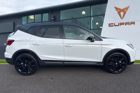 MF75LSO SEAT Arona 1.0 TSI 115 FR Black Edition 5dr DSG **DELIVERY MILEAGE** Thumbnail #4