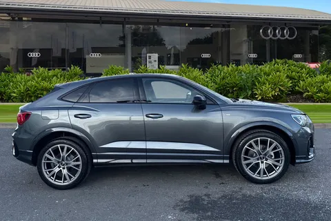 LS75XKJ Audi Q3 Black Edition 35 TFSI  150 PS S tronic Thumbnail #4