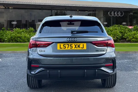 LS75XKJ Audi Q3 Black Edition 35 TFSI  150 PS S tronic Thumbnail #5