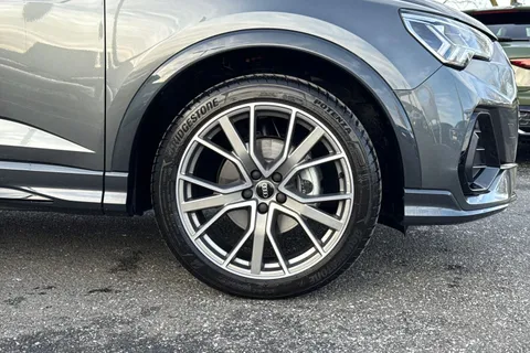 LS75XKJ Audi Q3 Black Edition 35 TFSI  150 PS S tronic Thumbnail #10