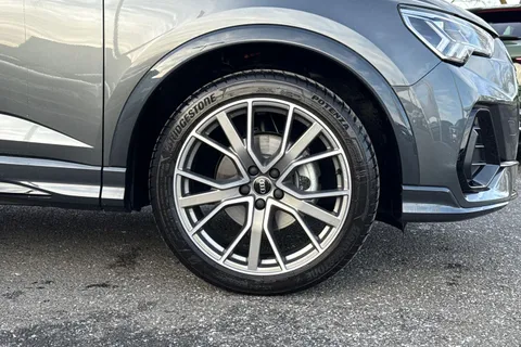 LS75XKJ Audi Q3 Black Edition 35 TFSI  150 PS S tronic Thumbnail #11