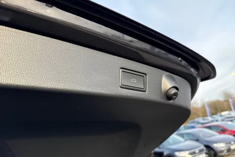 ML73XPK Volkswagen Arteon 2.0 TDI R-Line 5dr DSG **IQ HEADLIGHT, ASSISTANCE PACK PLUS** Thumbnail #33