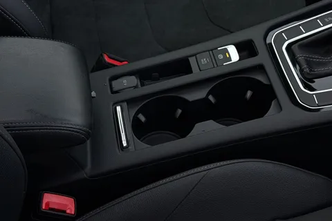 ML73XPK Volkswagen Arteon 2.0 TDI R-Line 5dr DSG **IQ HEADLIGHT, ASSISTANCE PACK PLUS** Thumbnail #36