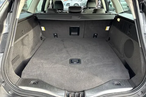 EO66NYL Ford Mondeo 2.0T EcoBoost Vignale Auto Euro 6 (s/s) 5dr Thumbnail #8