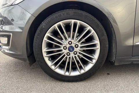 EO66NYL Ford Mondeo 2.0T EcoBoost Vignale Auto Euro 6 (s/s) 5dr Thumbnail #13