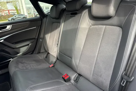 19 of 56 for Audi A7 Black Edition 40 TDI quattro 204 PS S tronic