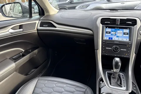 EO66NYL Ford Mondeo 2.0T EcoBoost Vignale Auto Euro 6 (s/s) 5dr Thumbnail #21