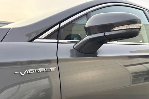 EO66NYL Ford Mondeo 2.0T EcoBoost Vignale Auto Euro 6 (s/s) 5dr Thumbnail #32