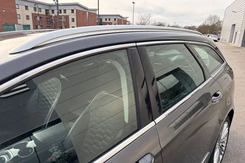 EO66NYL Ford Mondeo 2.0T EcoBoost Vignale Auto Euro 6 (s/s) 5dr Thumbnail #33