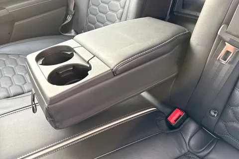 EO66NYL Ford Mondeo 2.0T EcoBoost Vignale Auto Euro 6 (s/s) 5dr Thumbnail #37