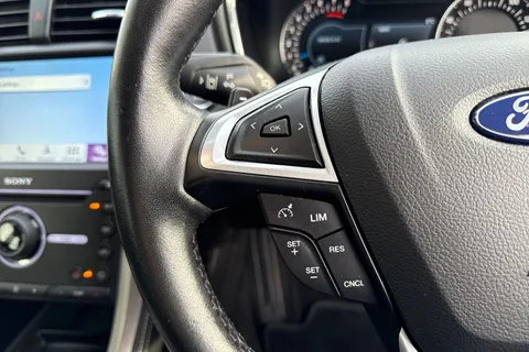 EO66NYL Ford Mondeo 2.0T EcoBoost Vignale Auto Euro 6 (s/s) 5dr Thumbnail #58