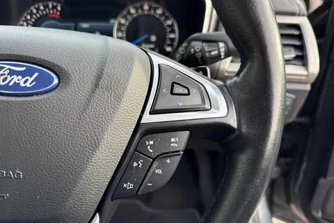 EO66NYL Ford Mondeo 2.0T EcoBoost Vignale Auto Euro 6 (s/s) 5dr Thumbnail #60