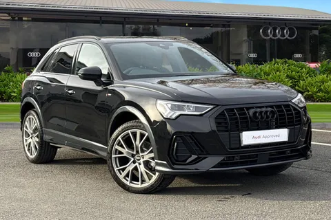 LS75YLV Audi Q3 Black Edition 35 TFSI 150 PS S tronic Thumbnail #2