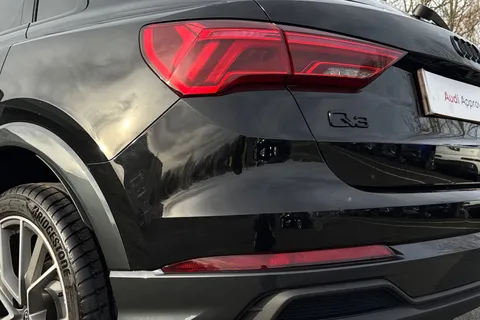 LS75YLV Audi Q3 Black Edition 35 TFSI 150 PS S tronic Thumbnail #8