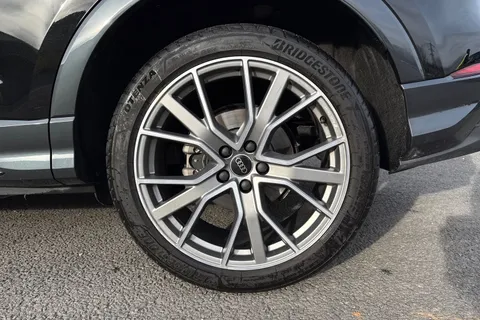 LS75YLV Audi Q3 Black Edition 35 TFSI 150 PS S tronic Thumbnail #10