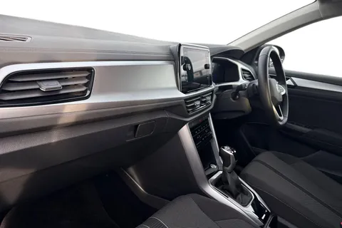 VN25JFG Volkswagen T-Roc 1.5 TSI Match 5dr DSG Thumbnail #16