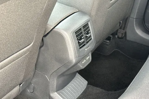 VN25JFG Volkswagen T-Roc 1.5 TSI Match 5dr DSG Thumbnail #32