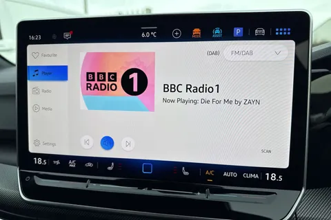  Volkswagen Golf 2.0 TSI R Black Edition DSG 4Motion Euro 6 (s/s) 5dr Thumbnail #49