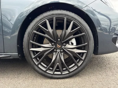 MF75LSN CUPRA Leon 1.5 eHybrid 204 Shadow Edition 5dr DSG **DELIVERY MILEAGE** Thumbnail #7