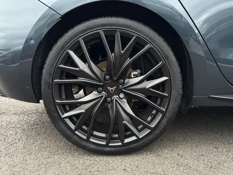 MF75LSN CUPRA Leon 1.5 eHybrid 204 Shadow Edition 5dr DSG **DELIVERY MILEAGE** Thumbnail #24