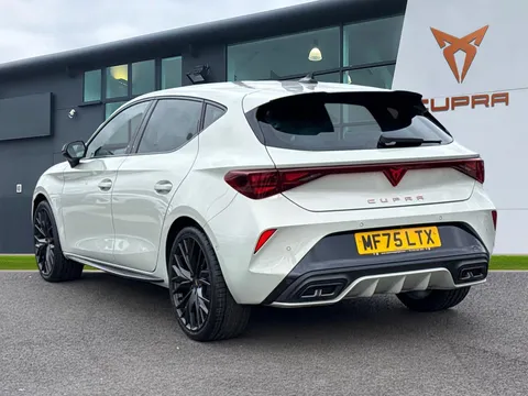 MF75LTX CUPRA Leon 1.5 eTSI 150 Shadow Edition 5dr DSG **DELIVERY MILEAGE | UNDER 40K LIST PRI Thumbnail #3