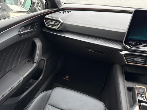 MF75LTX CUPRA Leon 1.5 eTSI 150 Shadow Edition 5dr DSG **DELIVERY MILEAGE | UNDER 40K LIST PRI Thumbnail #15