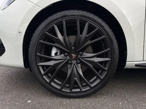 MF75LTX CUPRA Leon 1.5 eTSI 150 Shadow Edition 5dr DSG **DELIVERY MILEAGE | UNDER 40K LIST PRI Thumbnail #22