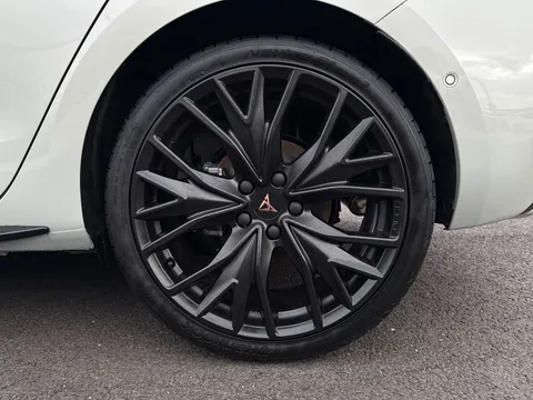 MF75LTX CUPRA Leon 1.5 eTSI 150 Shadow Edition 5dr DSG **DELIVERY MILEAGE | UNDER 40K LIST PRI Thumbnail #23