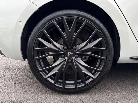 MF75LTX CUPRA Leon 1.5 eTSI 150 Shadow Edition 5dr DSG **DELIVERY MILEAGE | UNDER 40K LIST PRI Thumbnail #24