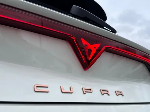 MF75LTX CUPRA Leon 1.5 eTSI 150 Shadow Edition 5dr DSG **DELIVERY MILEAGE | UNDER 40K LIST PRI Thumbnail #28