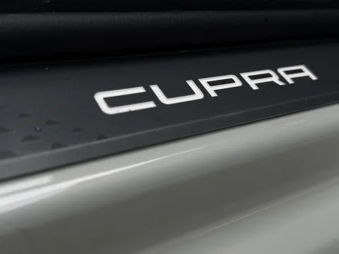 MF75LTX CUPRA Leon 1.5 eTSI 150 Shadow Edition 5dr DSG **DELIVERY MILEAGE | UNDER 40K LIST PRI Thumbnail #31