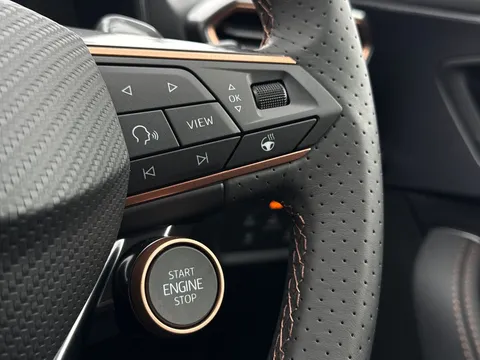 MF75LTX CUPRA Leon 1.5 eTSI 150 Shadow Edition 5dr DSG **DELIVERY MILEAGE | UNDER 40K LIST PRI Thumbnail #37