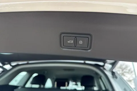 40 of 66 for Audi Q6 E-Tron Q6 SUV Sport e-tron 185,00 kW